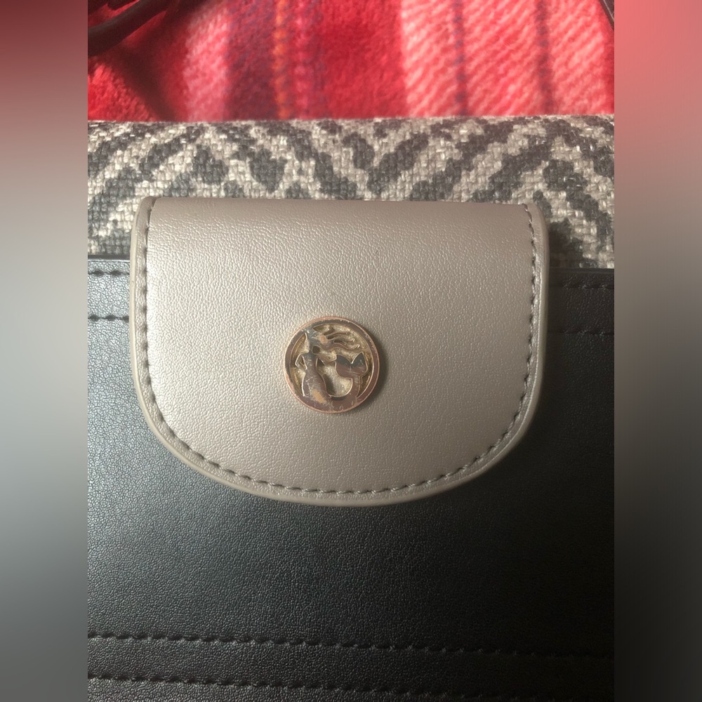 Spartina 449 Phone Wallet - Picture 12 of 14